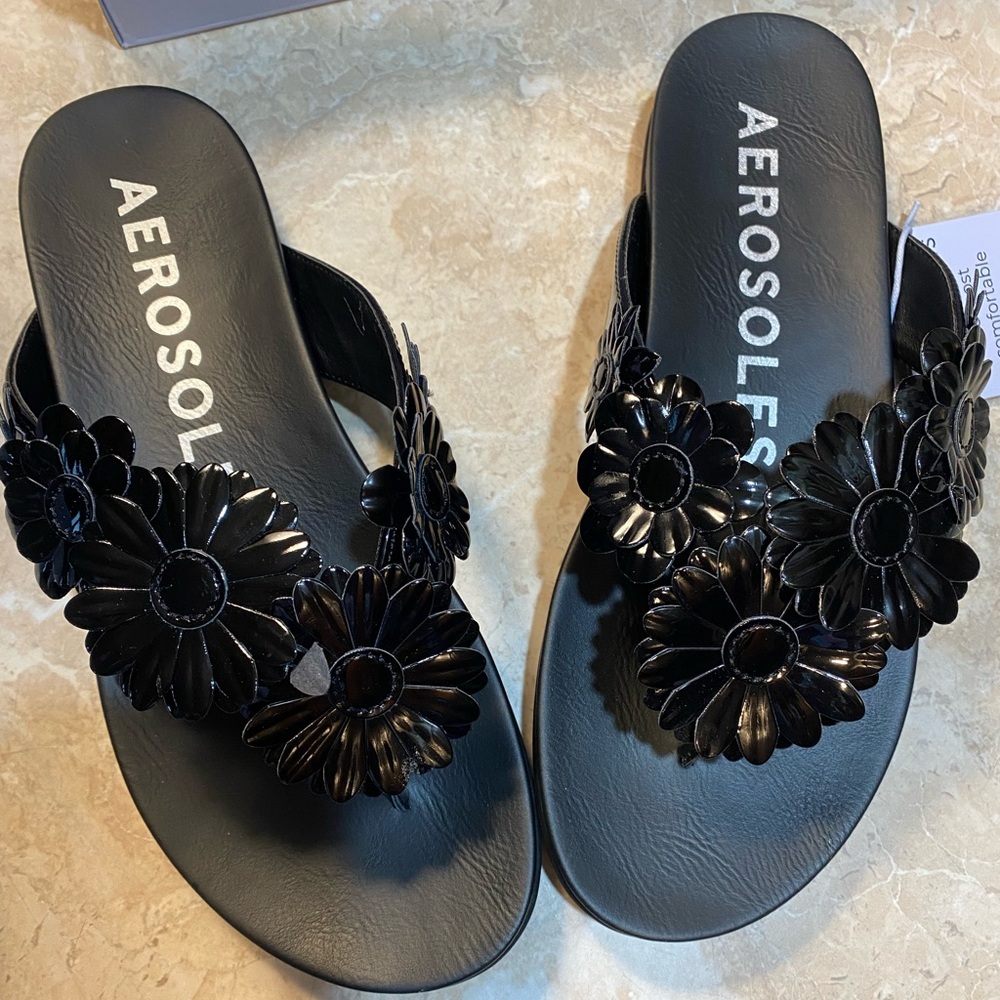 AEROSOLES Black Floral Sandals
